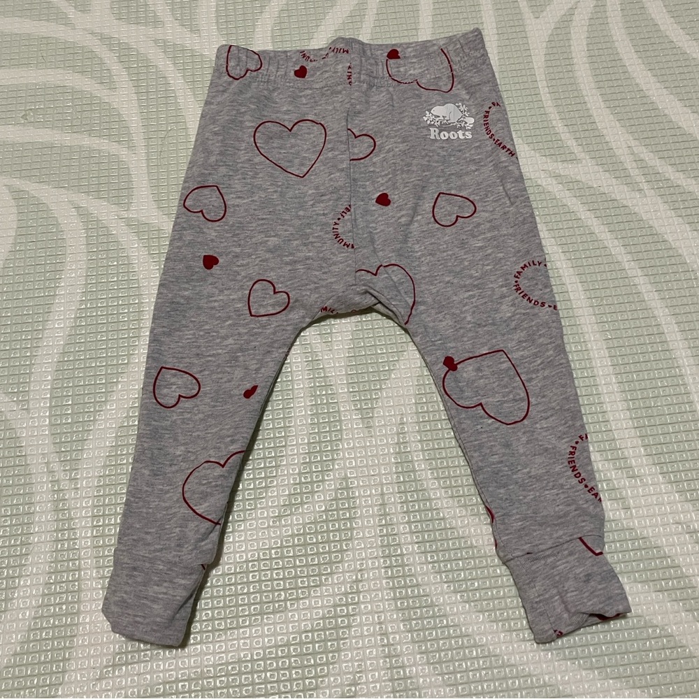 Roots 6-12 Months Grey Leggings with Heart Design
